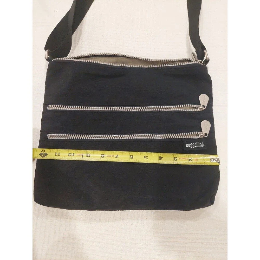 Baggallini Black Nylon Triple Zip Crossbody Bag Purse EUC